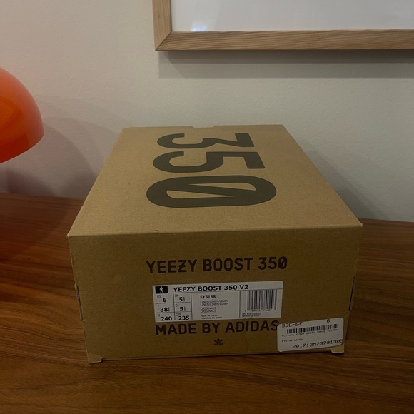 Yeezy Boost 350 V2 Linen Size US6 mens - Picture 10 of 10